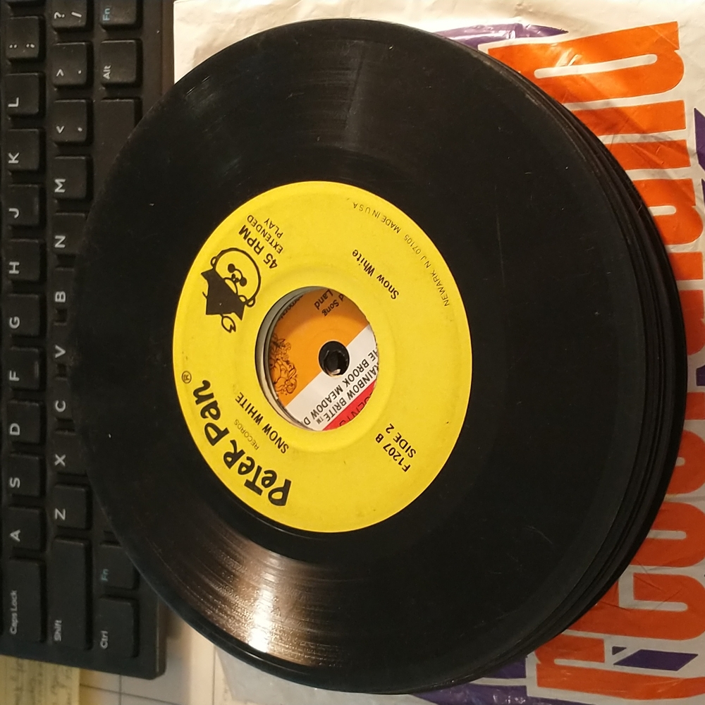 16 Vintage 45s - A4